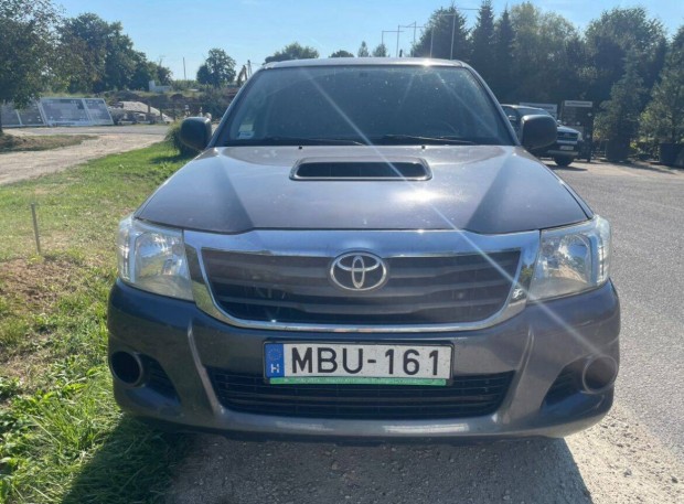 Elad szeretett Toyota HI Lux Hilux 2.5 D-4D 4x4 Double Comfort AC