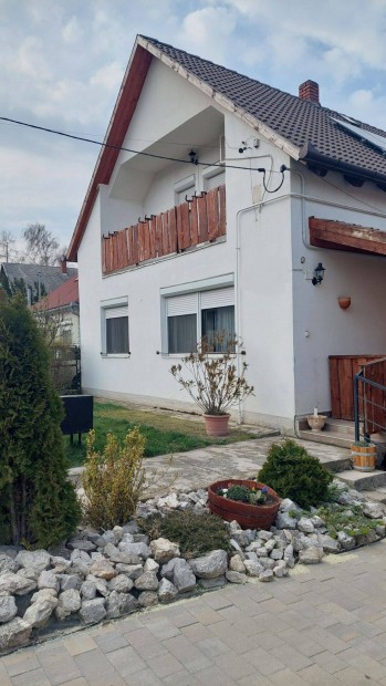 Elad� szeretett h�zunk