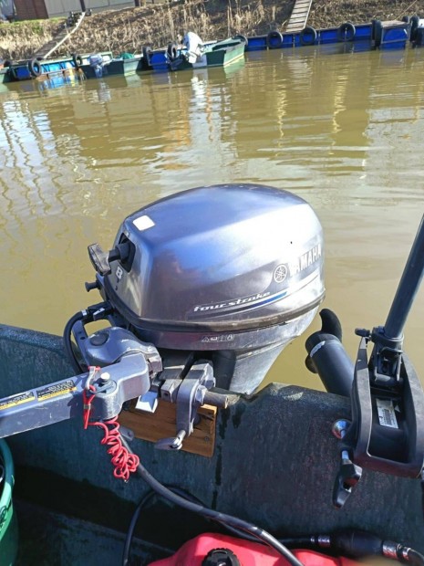 Elad� szeretett horg�szcs�nak + Yamaha 8 LE 4T motor