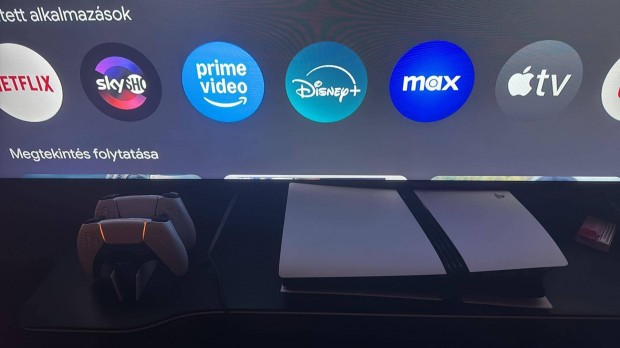 Eladó szinte új Playstation 5 Pro (2TB) csomag + 10 hó PS Plus Premium