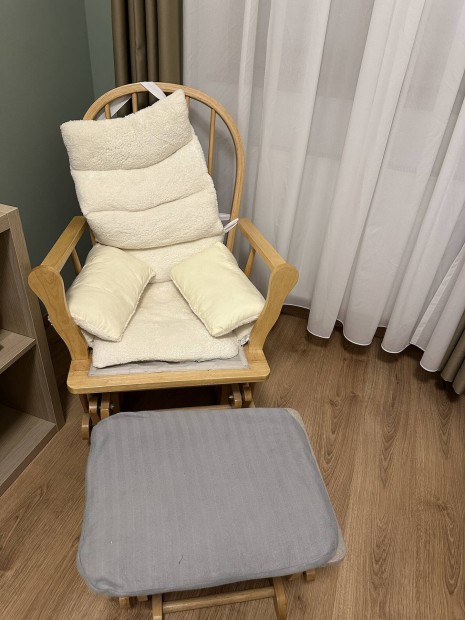 Elad� szoptat�s hintasz�k