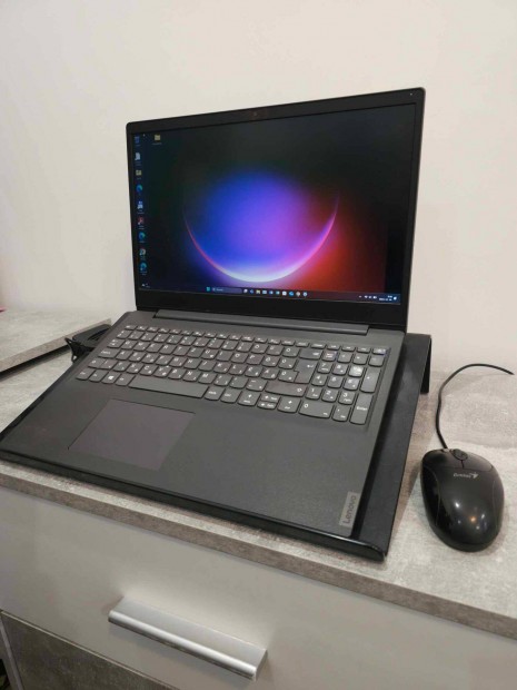 Elad szuper minsg Lenovo Ideapad 3 Notebook