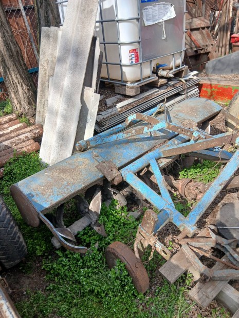 Elad� talajmar�!