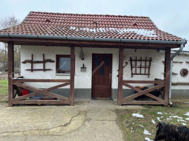 Eladó tanya Bagamér mellett