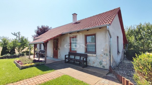 Elad� tanya Dusnok, K�lter�leten