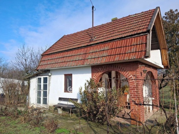 Elad� tanya Gyula K�lv�ria r�sz�n!