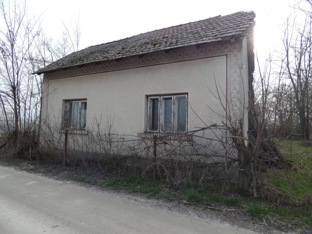 Elad� tanya �pusztaszeren