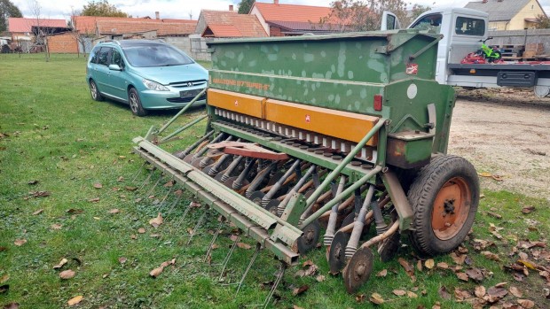 Elad� t�rcs�s vet�g�p Amazone D7 Super