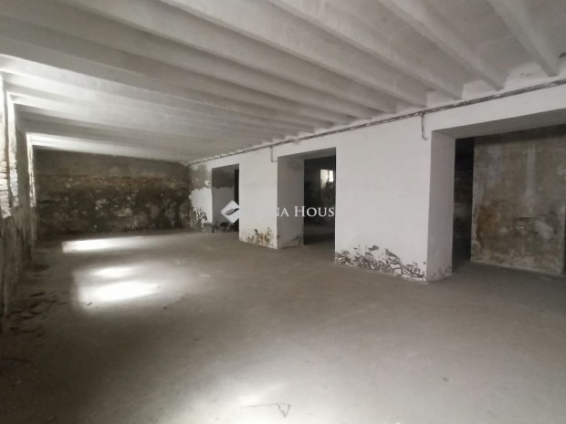 Elad� t�rol�/Rakt�r, Szeged