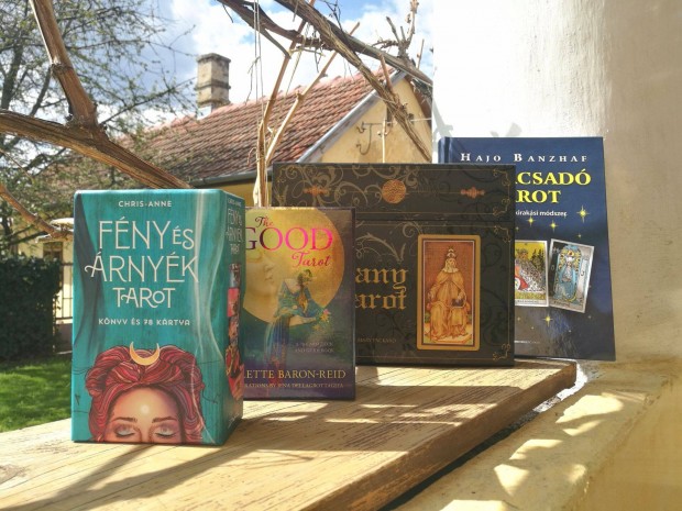 Eladó tarot jóskártya csomag + ajándék :)