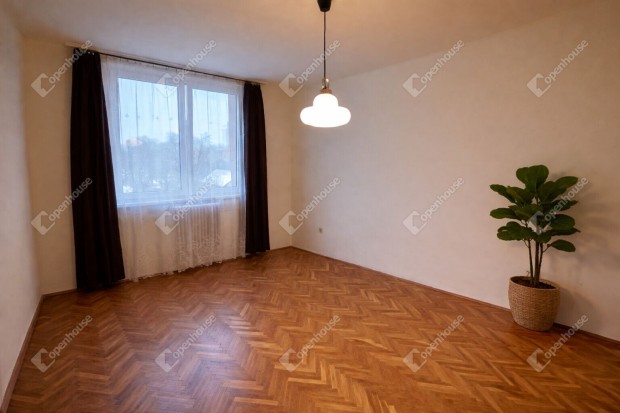 Elad� t�rsash�zi lak�s a vas�t�llom�s k�zel�ben!