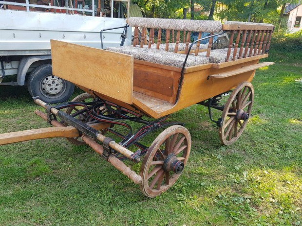 Elad� t�rsaskocsi, hint� - Univerz�lis, t�bb ker�km�rettel