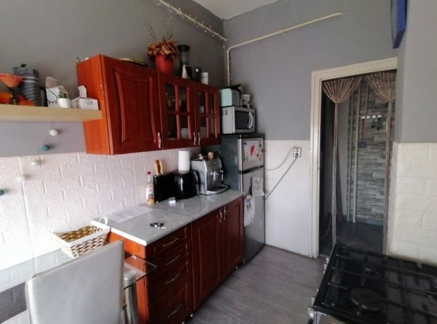 Elad� t�gla �p�t�s� lak�s a Technikum v�rosr�szben!!