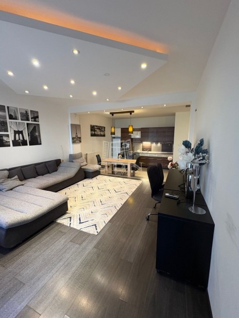 Elad� t�glalak�s Budapest IX. ker�let, Vendel utca