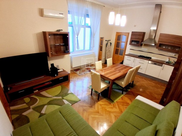 Eladó téglalakás Budapest VI. kerület, Szondi utca