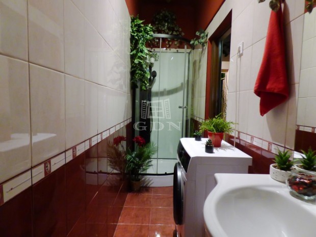 Elad� t�glalak�s Budapest XX. ker�let, Th�k�ly utca