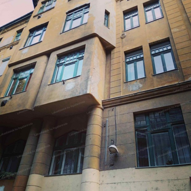 Elad� t�glalak�s, Budapest, III. ker�let