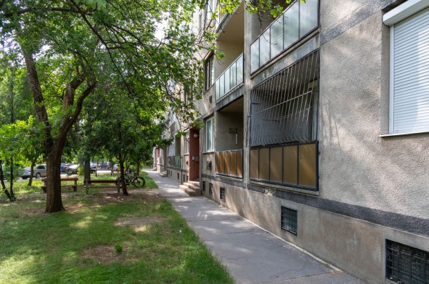 Eladó téglalakás, Debrecen