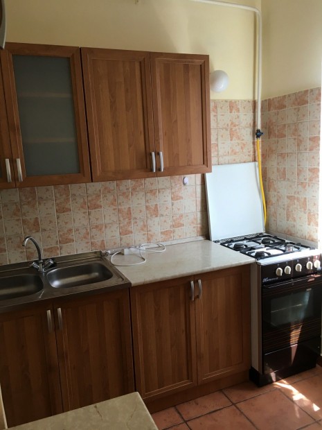 Elad� t�glalak�s, Eger