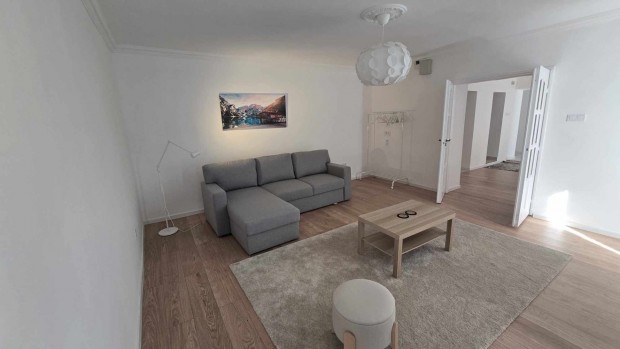 Elad� t�glalak�s, Eger