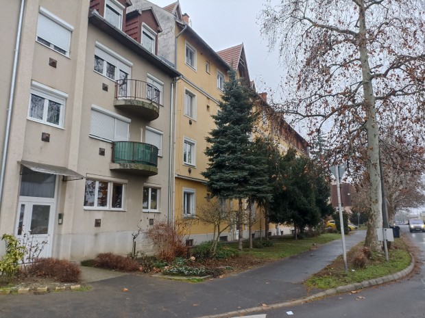 Elad� t�glalak�s, Kaposv�r