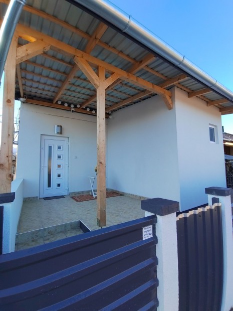 Elad� t�glalak�s, Tokodalt�r�