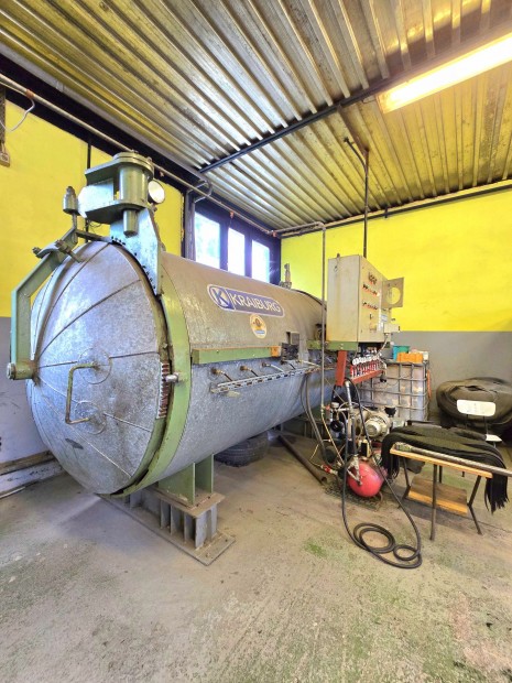 Elad� teher- �s szem�lyg�pj�rm� gumiabroncs fut�z�s� �zem teljes