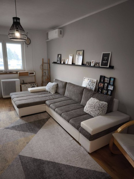 Elad� tehermentes t�gla lak�s Bonyh�don