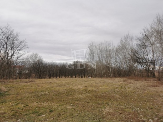 Elad� telek �cs, Z�g� utca