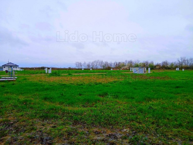 Elad� telek J�nossomorj�n