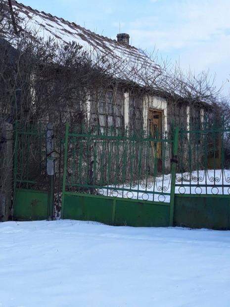 Elad� telek Szabolcs megy�ben