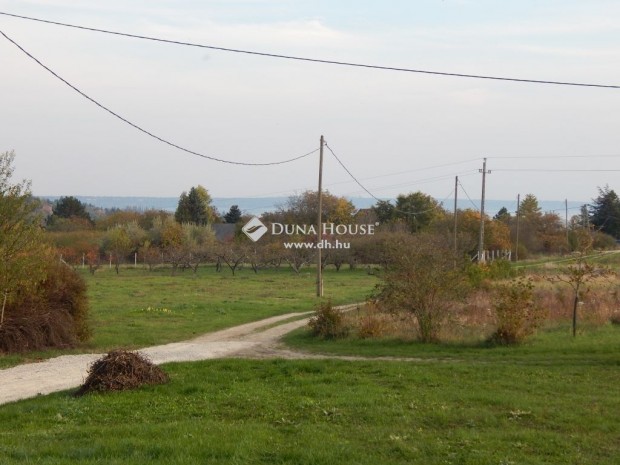 Elad telek, Balatonkenese