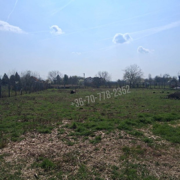 Elad� telek, B�k�scsaba Kenderf�ldek, 4400000 Ft, 1600 nm 227_csa