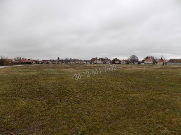 Elad� telek, Cir�k Cir�k, F� utca , 19900000 Ft, 8341 nm