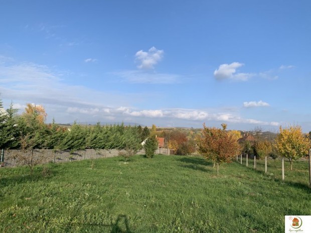 Eladó telek, Tinnye, 1120 m2