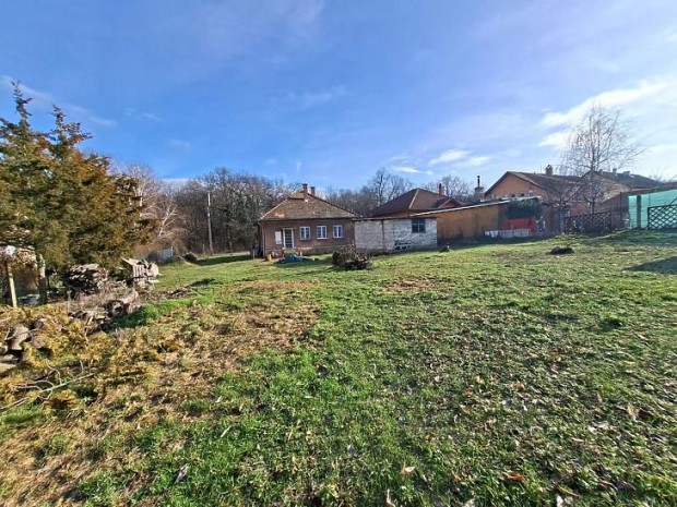 Elad� telek - Budapest X. ker�let, K�b�nya-Kertv�ros