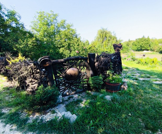 Elad� telek - Etyeki elad� telek