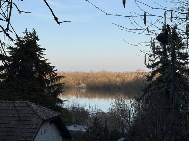 Elad� telek - Le�nyfalu