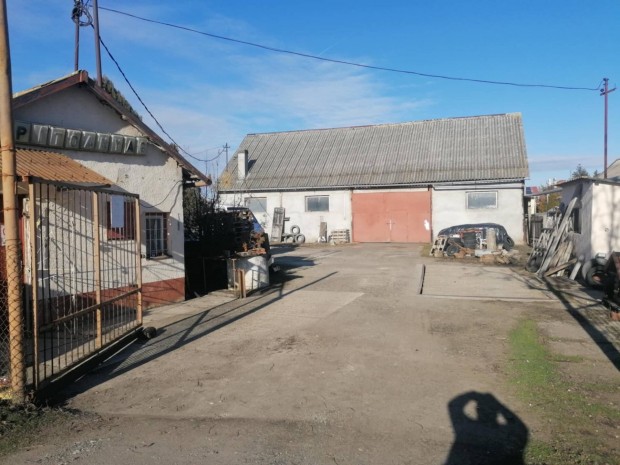 Elad� telephely Szajolban