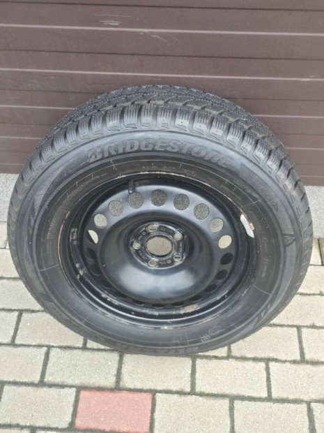 Elad tli gumi felnivel