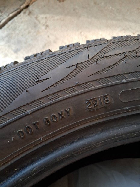 Eladó téli gumi szett 225/55 R19