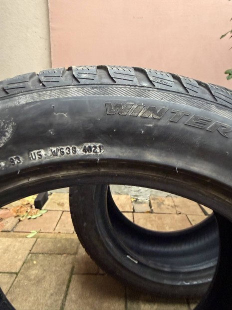 Elad tligumi Pirelli s Bridgestone