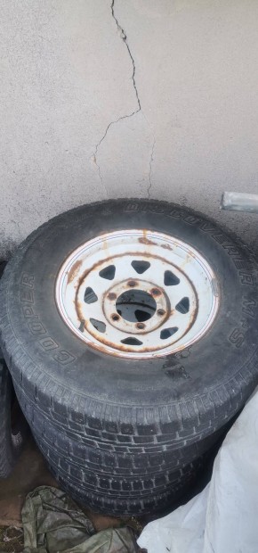 Elad� terepj�r� kerekek