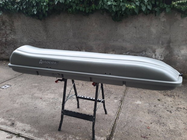 Elad� tet�box Debrecenben