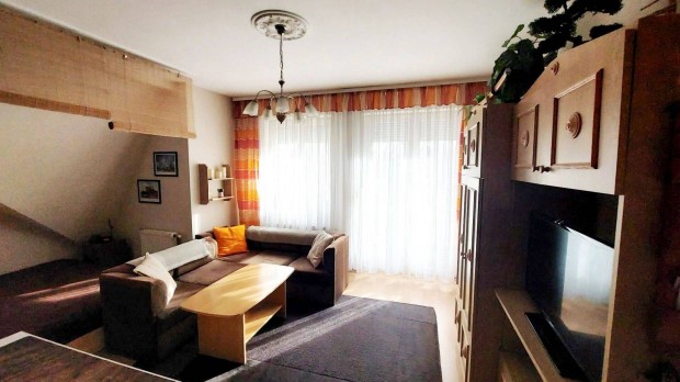 Elad� t�r�kb�linti lak�s