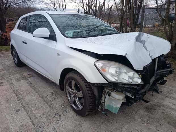 Elad� tot�lk�ros Kia ceed