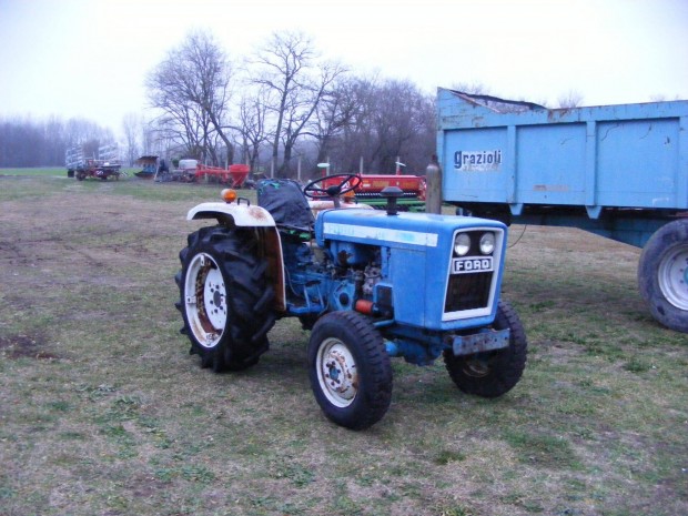 Elad traktor Ford 1520 4x4 kubota yanmar