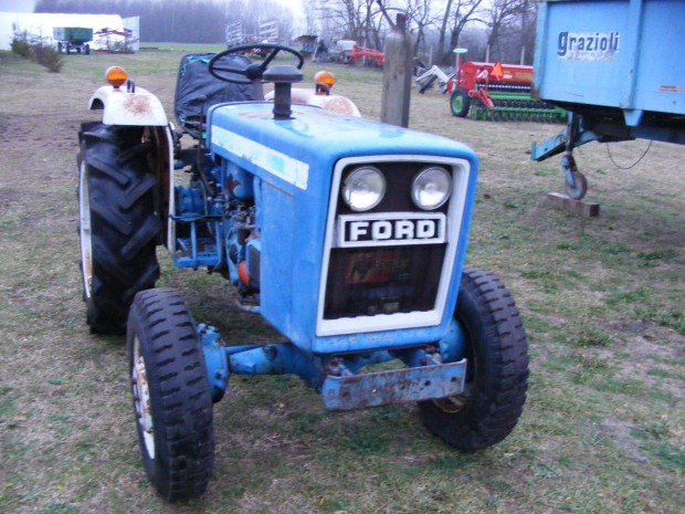 Eladó traktor Ford 1520 kubota yanmar