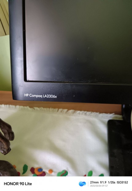 Eladó tv monitor, tâvirányító nincs hozzá!