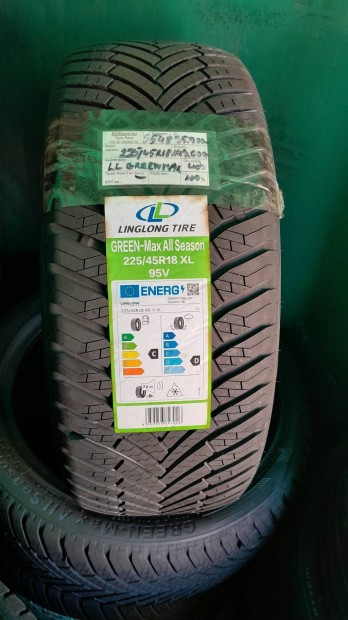 Eladó új 225/45R18 négyévszakos gumiabroncsok